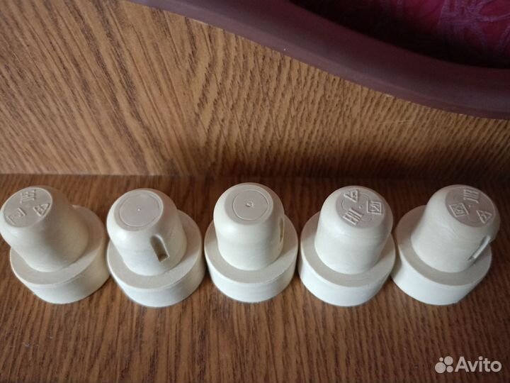 Бутылки стеклянные 0,5 с пробкой