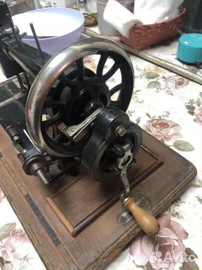 Швейная машинка зингер