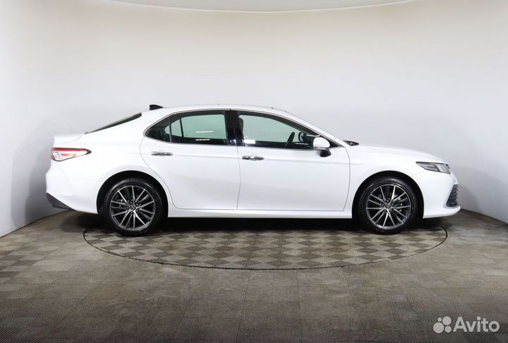 Toyota Camry, 2022