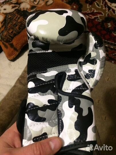 Боксерские перчатки 8oz новые кожа