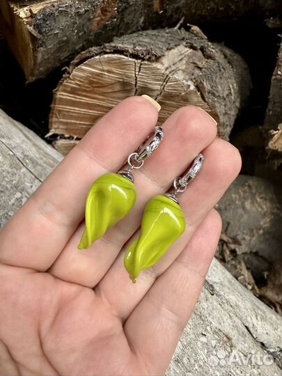 Серьги колечки с зеленым перцом