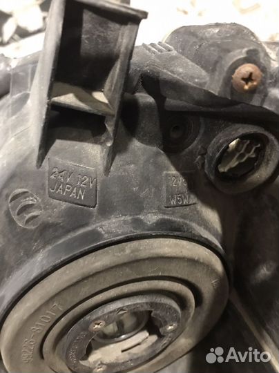 Передняя правая фара тойота королла 2008года