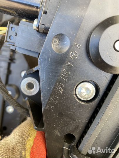 Моторчик подачи ремня безопасности Mercedes C207