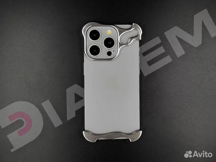 Чехол на iPhone