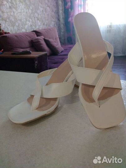 Босоножки новые