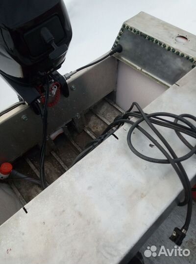 Лодка Крым-М