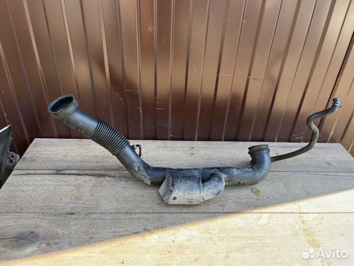 Патрубок дроссельной заслонки Opel Vectra 1.6