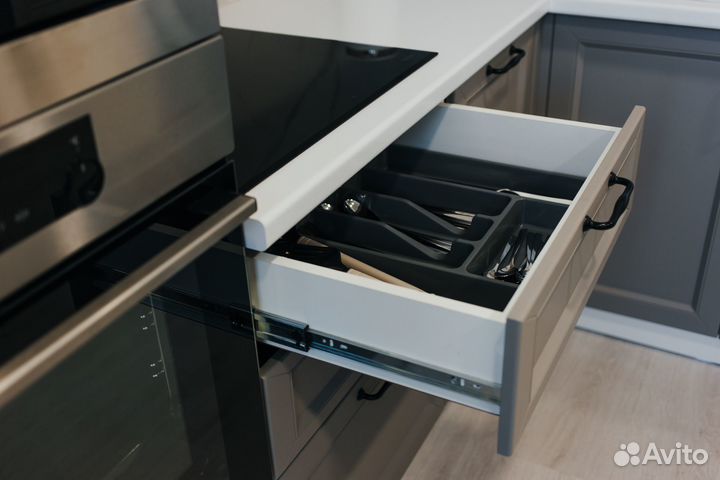 Угловая кухня «Монте Карло» + духовка в подарок