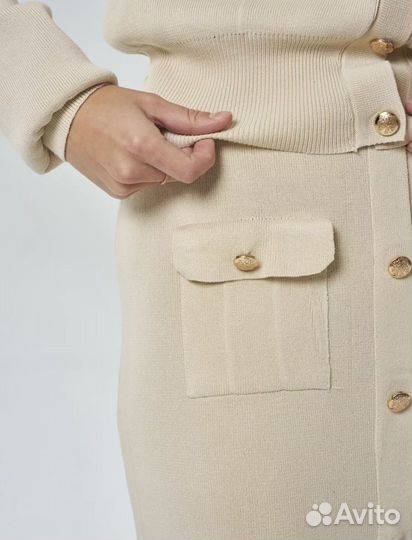 Костюм женскмй с юбкой