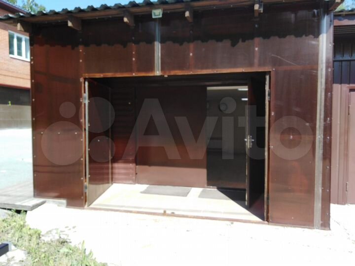 Гараж, > 30 м²