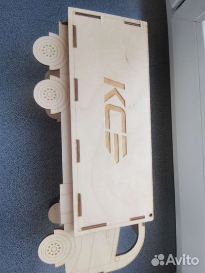 Сувенир коробка автомобиль KCE