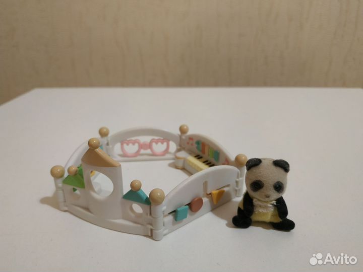 Sylvanian families манеж с малышом