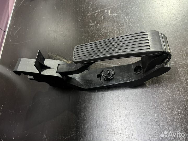 Педаль газа Мерседес w211 e350 4matic