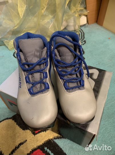 Лыжные ботинки