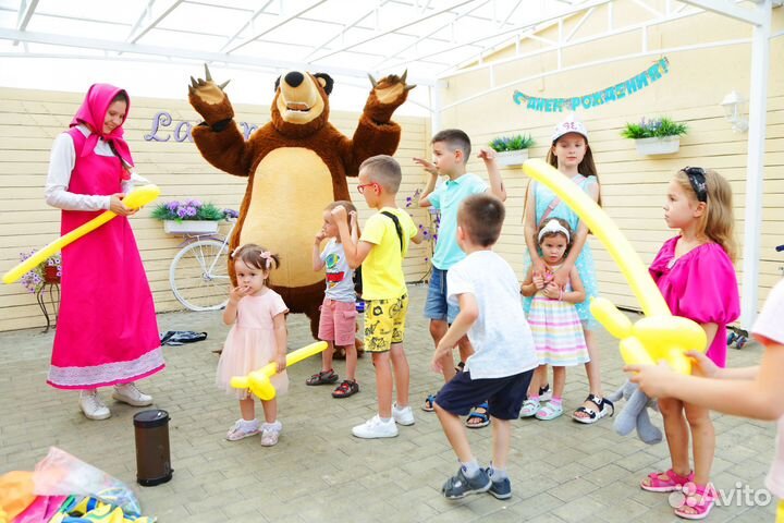 Аренда беседки с игровой площадкой и коттеджа