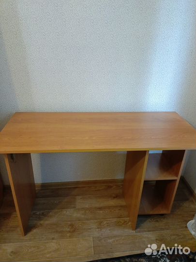 Стол письменный + диван