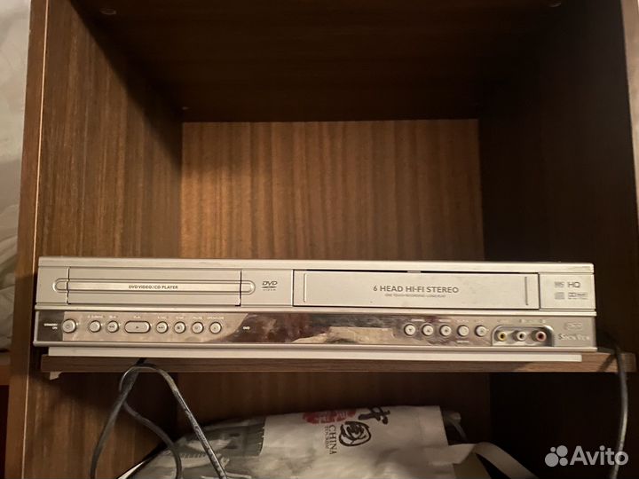 Видеомагнитофон philips