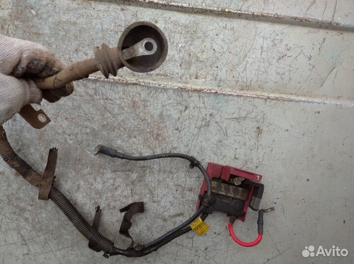 Плюсовая клемма Chevrolet Aveo T300