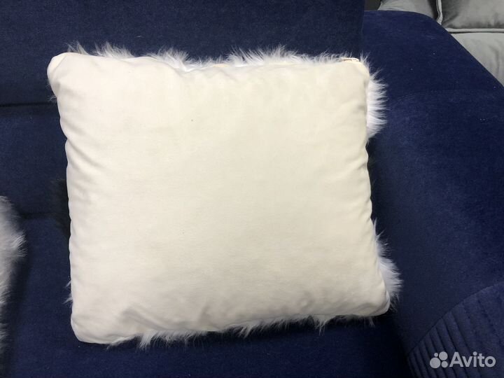 Подушка меховая новая декоративная