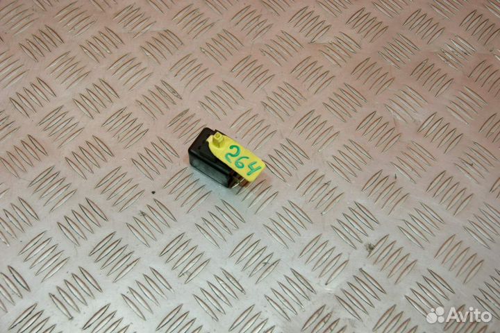 Реле поворотов Kawasaki ZZR400-1