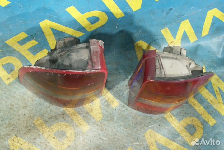 Задние фонари Ford Mondeo 1