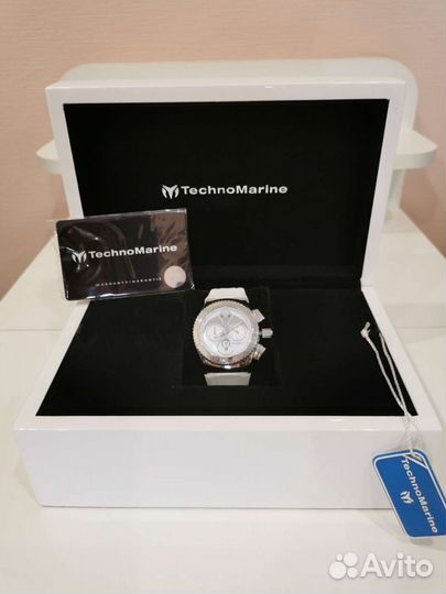 Часы TechnoMarine с сапфирами