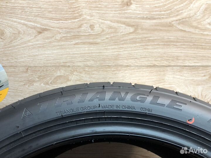 Triangle EffeXSport TH202 225/40 R18 и 245/35 R18 92Y