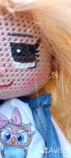 Вязаная кукла ручной работы