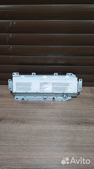 Подушка безопасности коленная Mercedes ML W164