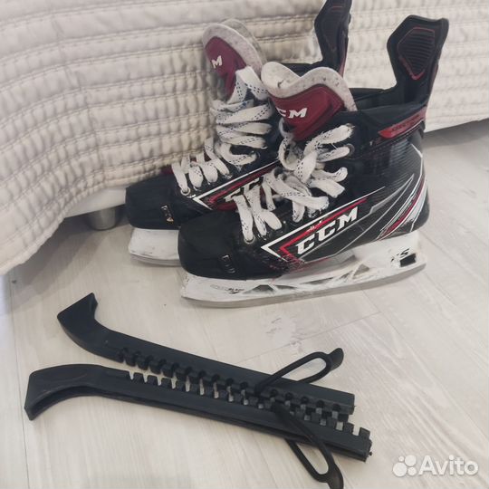 Хоккейные коньки CCM Jetspeed Ft 2 размер 7 EE