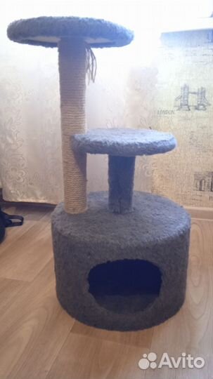Кошачий домик с когтеточкой