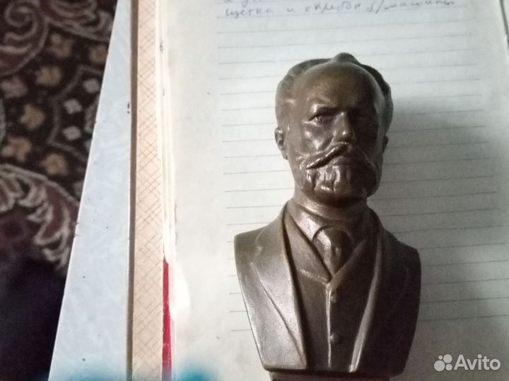 Бюст Луначарского
