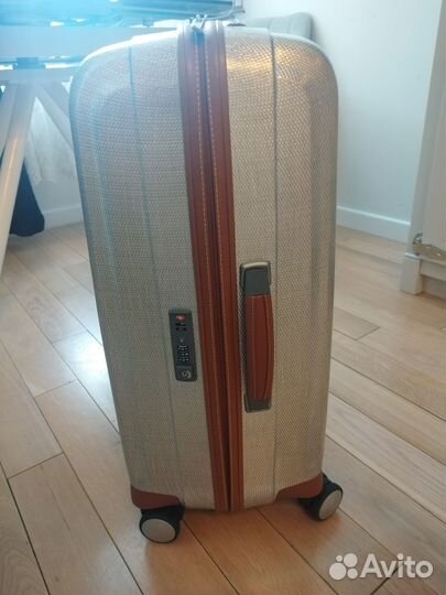 Чемодан на колесах samsonite L