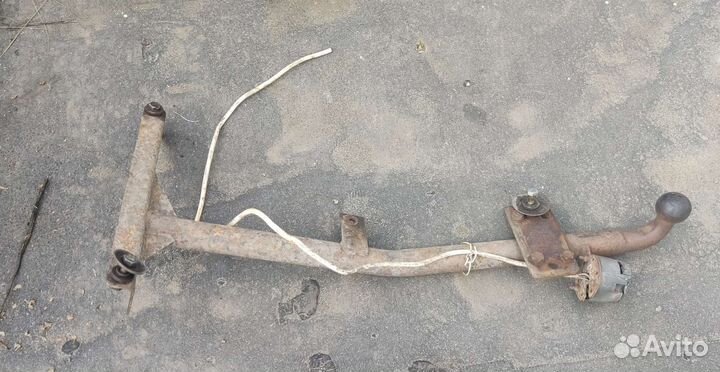 Фаркоп с проводкой в отличном состоянии