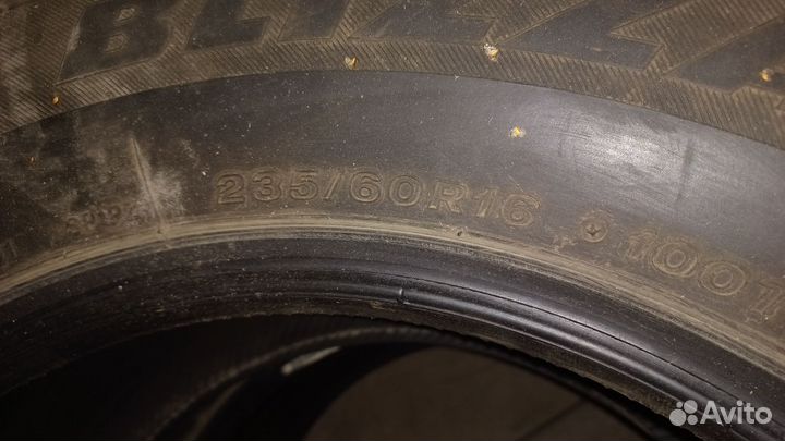 Bridgestone Blizzak Spike-01 235/60 R16 100T