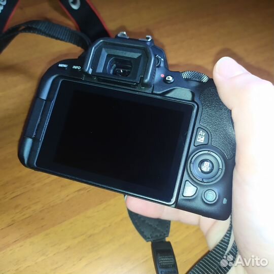 Фотоаппарат Сanon 200D + Объектив EF-S 10-22mm