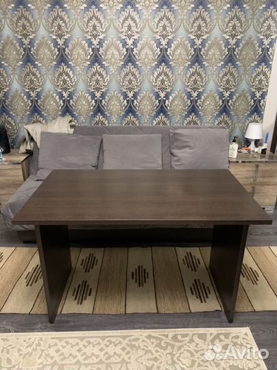 Письменный стол