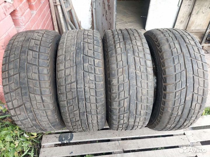 R17 Yokohama Geolandar I/T-S G073 275/65, PCD 5x150 DIA 110