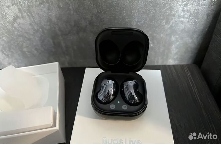 Беспроводные наушники Samsung Galaxy Buds Live