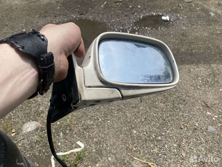 Зеркало правое нa Toyota Mark 2 кузов 100