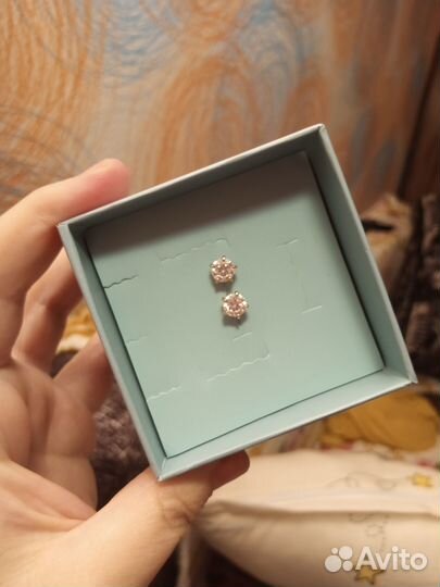 Продам серьги серебряные 925 проба с муссанитами