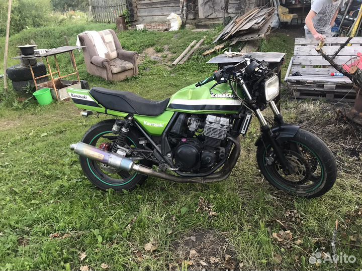 Кавасаки ZRX400