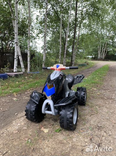 Квадроцикл детский (на педалях)