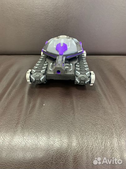 Танк с орбизами Tank Fight с гусеницами