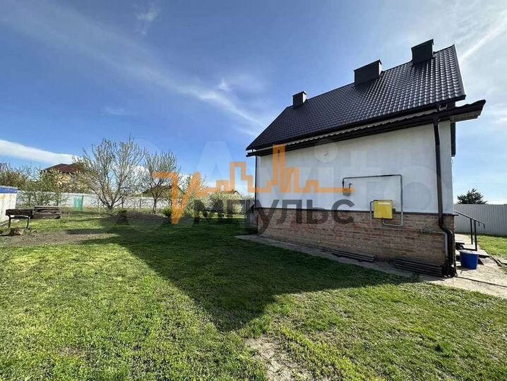 Коттедж 261 м² на участке 15 сот.