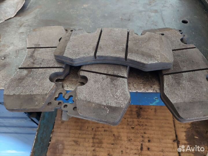 Тормозные колодки range rover