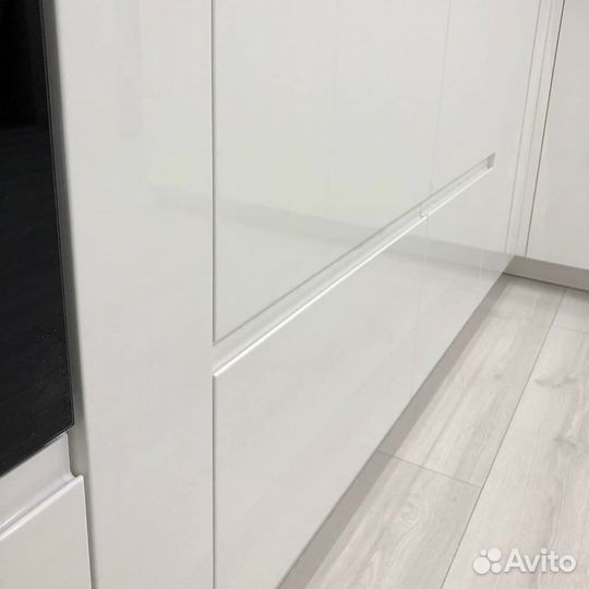 Кухня Угловая Белого цвета