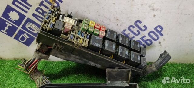 Блок предохранителей Ford Escape кроссовер 3.0 1KD