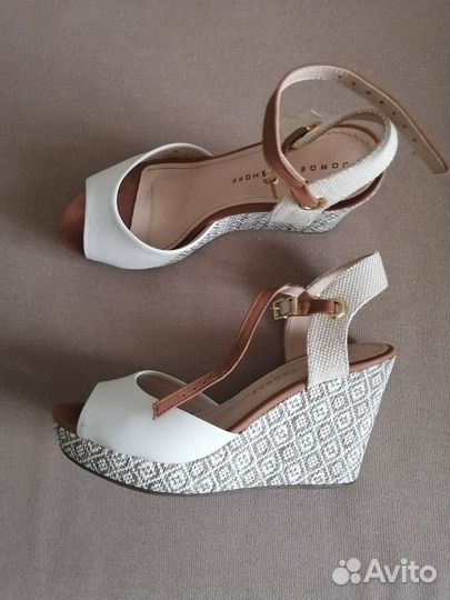 Босоножки новые 38