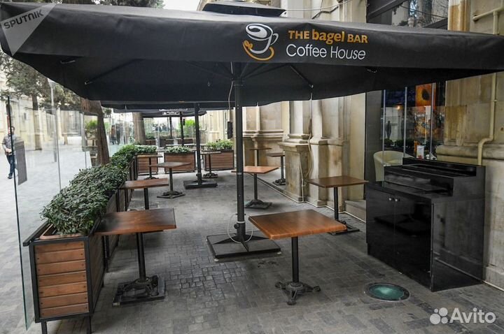 Уличный зонт для кафе 3 х 3 на боковой опоре